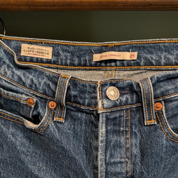 Levi's Wedgie Straight - Picture 3 of 3